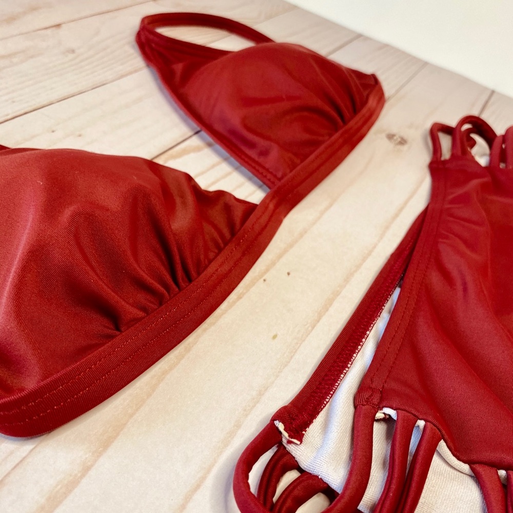 Maroon High Waisted Bikini Set! ✨ - Picture 4 of 10